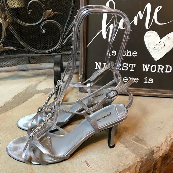 Jacqueline Ferrer Silver Ankle Strap Heels 7 1/2 - Picture 4 of 8